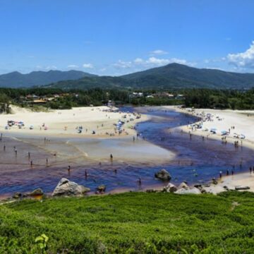 praia da ferrugem Lugares Turísticos