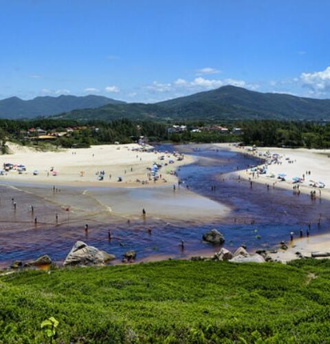 praia da ferrugem Lugares Turísticos