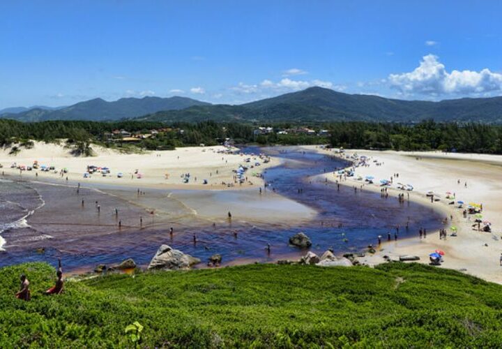 praia da ferrugem Lugares Turísticos